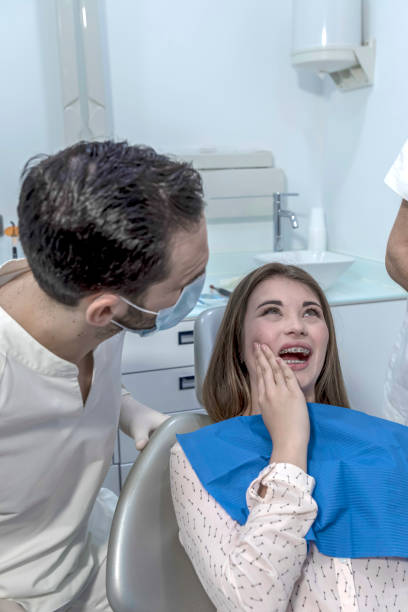 Best Cracked Tooth Emergency Dentist  in Morton Grove, IL